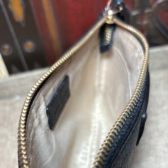 Kate Spade Black Pebbled Leather Wristlet GUC 8Lx4.25Hx1”W - Picture 15 of 17